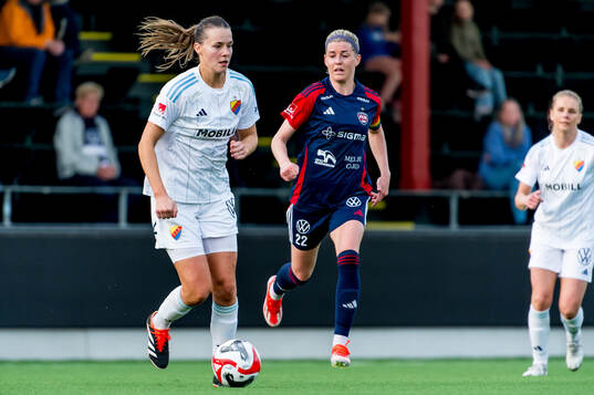 Djurgårdens Ina Vårhus och FC Rosengårds Olivia Schough