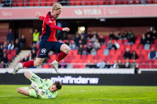 Östers Oskar Gabrielsson och IK Oddevolds Oscar Ekman