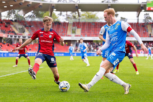 Östers Adam Herdonsson och IK Oddevolds Viktor Kruger