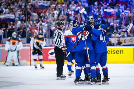 Martin Fehervary of Slovakia celebrate the 2-2 goal with