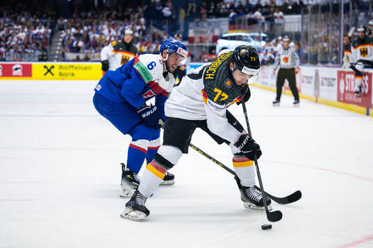 Lukas Cingel of Slovakia and Daniel Fischbuch of Germany