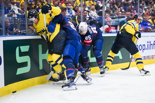 Fabian Zetterlund of Sweden and Jake Sanderson of USA