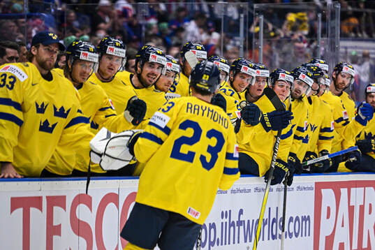 Lucas Raymond of Sweden celebrate the 2-0 goal with