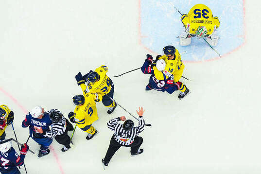 Fight between players of USA and players of Sweden