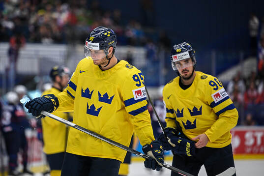 André Burakovsky and Marcus Johansson of Sweden