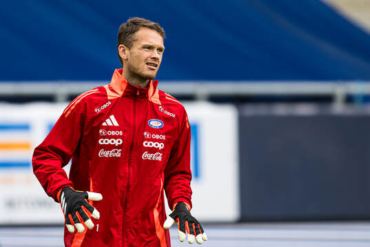 Jacob Storevik of Vålerenga warms up