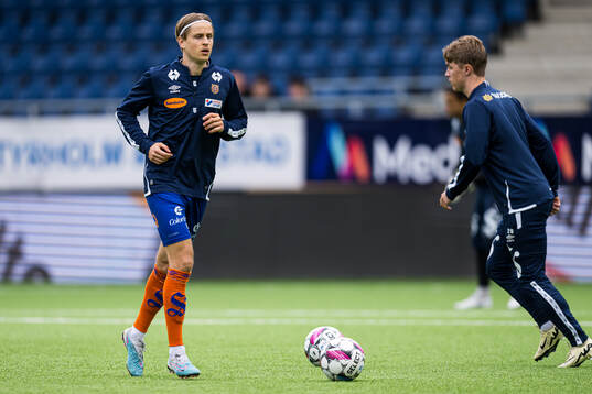 Thomas Grøgaard of Aalesund warms up