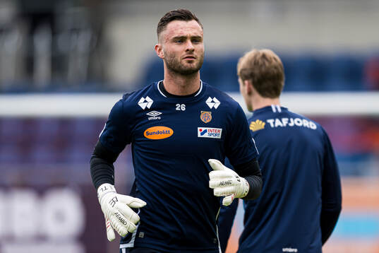 Tor Erik Larsen of Aalesund warms up