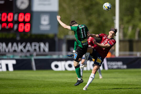 Varbergs Isak Bjerkebo och Örgrytes Charlie Vindehall