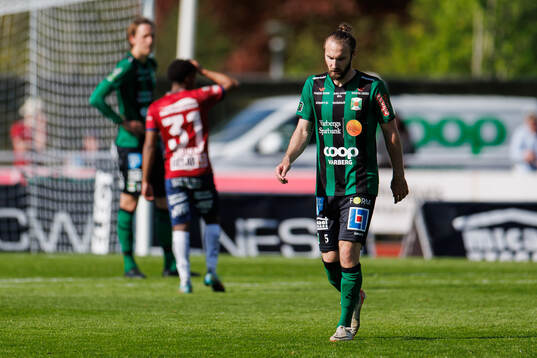 Varbergs Oskar Sverrisson kliver av