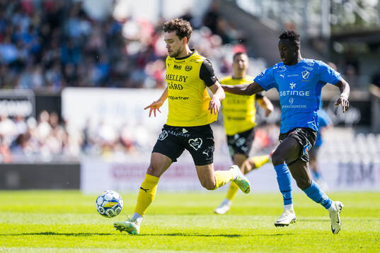 Mjällbys Colin Rösler och Halmstads Naeem Mohammed