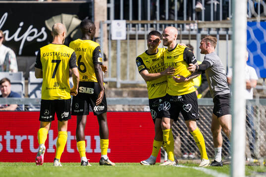 Mjällbys Adam Ståhl jublar