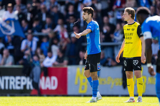 Halmstads Rasmus Wiedesheim-Paul jublar