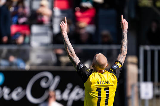 Mjällbys Adam Ståhl jublar