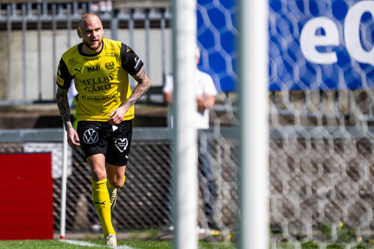 Mjällbys Adam Ståhl jublar
