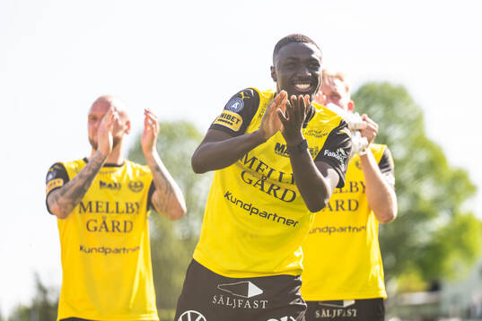 Mjällbys Seedy Imam Jagne jublar