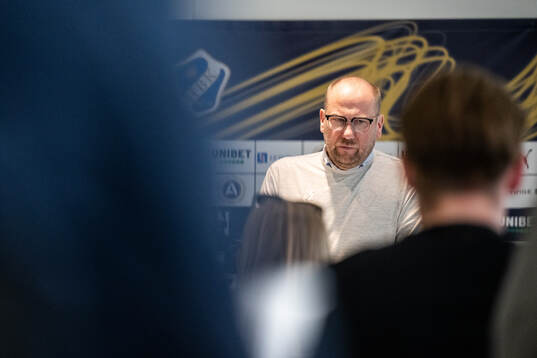 Halmstads tränare Magnus Haglund på presskonferensen