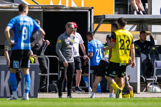 Halmstads Marcus Olsson lämnar plan