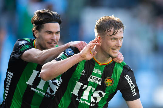 GAIS Alexander Ahl Holmström jublar ihop med William