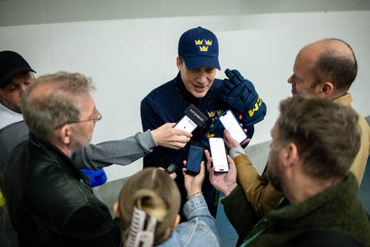 Head coach Sam Hallam of Sweden