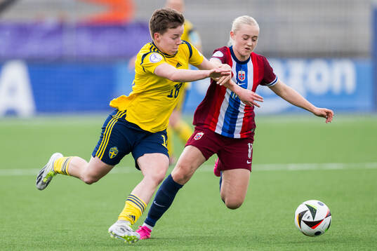 Isabelle Goldmann of Sweden and Tommine Enger of Norway