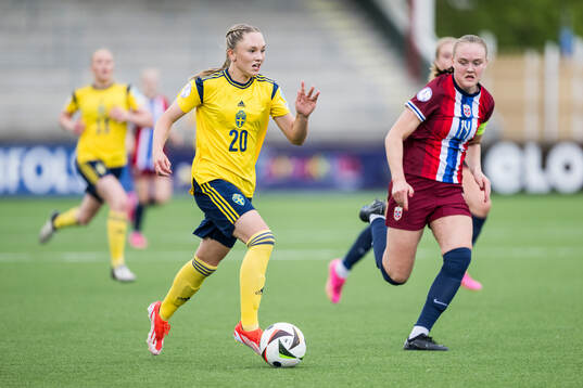 Nova Rolfsson of Sweden and Tuva Olaussen Sagen of Norway