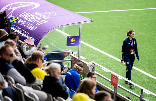 Head coach Lovisa Delby of Sweden