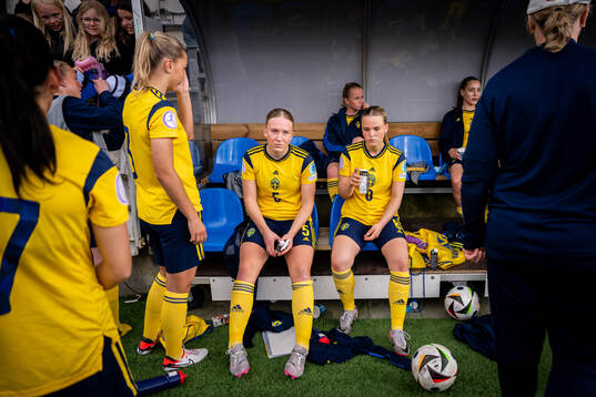 Thindra Mattsson and Freja Lindwall of Sweden looks dejected