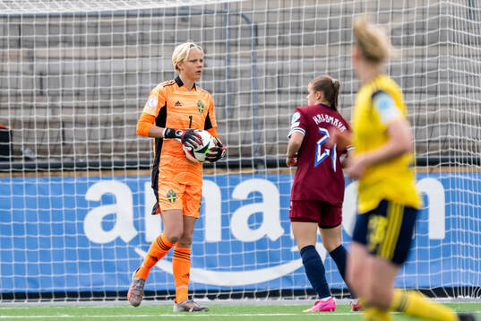 Goalkeeper Saga Andersson of Sweden