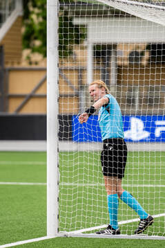 Assistant referees Katrine Stensholm