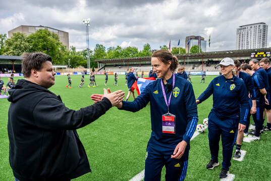 Head coach Børje Sørensen of Norway and Head coach Lovisa