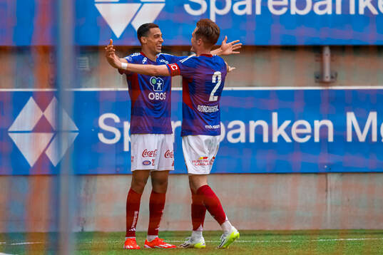 Jones El-Abdellaoui of Vålerenga celebrates