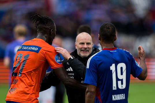 Geir Bakke, head coach of Vålerenga, celebrates