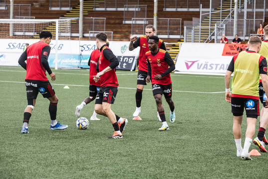 Östersund spelare värmer upp