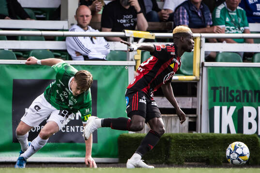 Brages Johan Arvidsson och Östersunds Assiedou Yannick