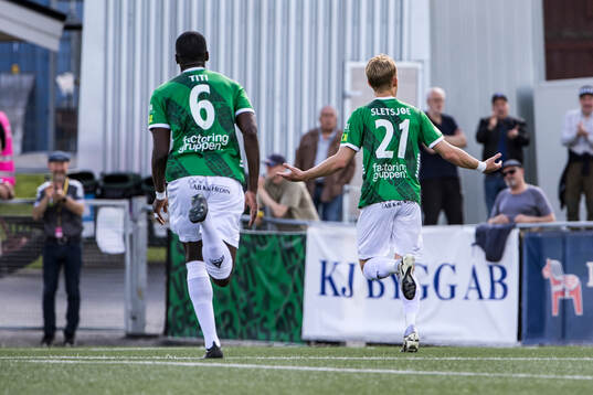 Brages Henry Sletsjøe jublar