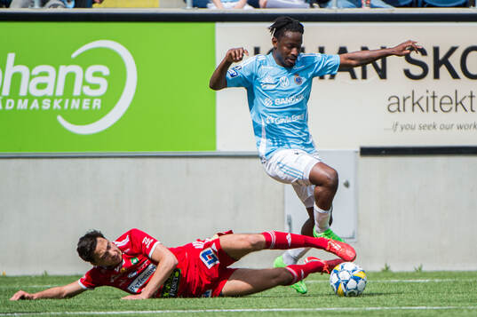 Skövde AIKs Armend Suljev och Gefles York Rafael