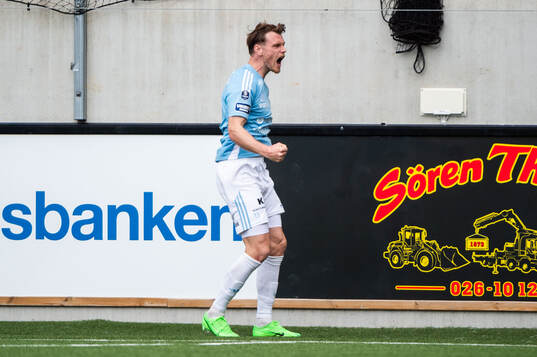 Gefles Leo Englund jublar