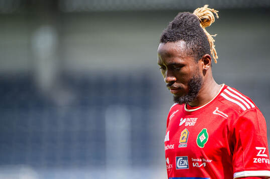 Skövde AIKs Mamudu Moro deppar