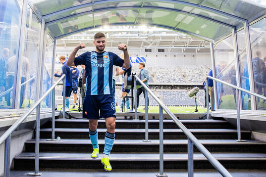 Djurgårdens Besard Sabovic jublar