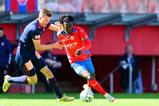 Sandvikens IFs Daniel Söderberg och Helsingborgs Benjamin