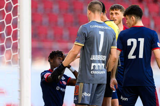 Sandvikens IFs Mamadou Kouyate har ont