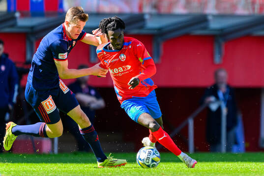 Sandvikens IFs Daniel Söderberg och Helsingborgs Benjamin