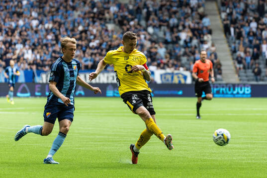 Djurgårdens Oskar Fallenius och Elfsborgs Sebastian Holmen