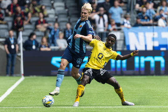 Djurgårdens Lucas Bergvall och Elfsborgs Michael Baidoo
