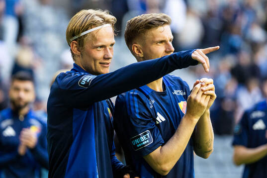 Djurgårdens Tobias Gulliksen och Samuel Leach Holm jublar