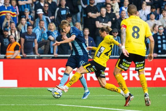 Djurgårdens Oskar Fallenius mot Elfsborgs Niklas Hult