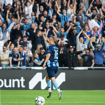 Djurgårdens Tobias Gulliksen jublar 2-0 målet