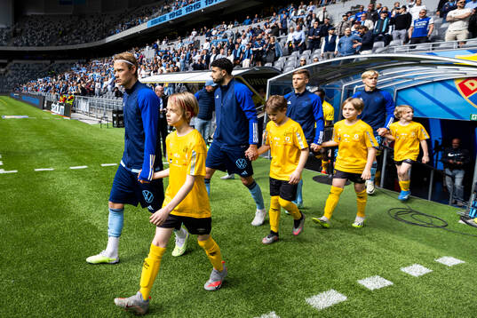 Djurgårdens spelarna kommer ut på planen