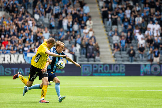 Djurgårdens Oskar Fallenius och Elfsborgs Sebastian Holmen